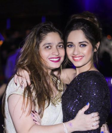 Jannat Zubair con su madre Nazneen Rahmani