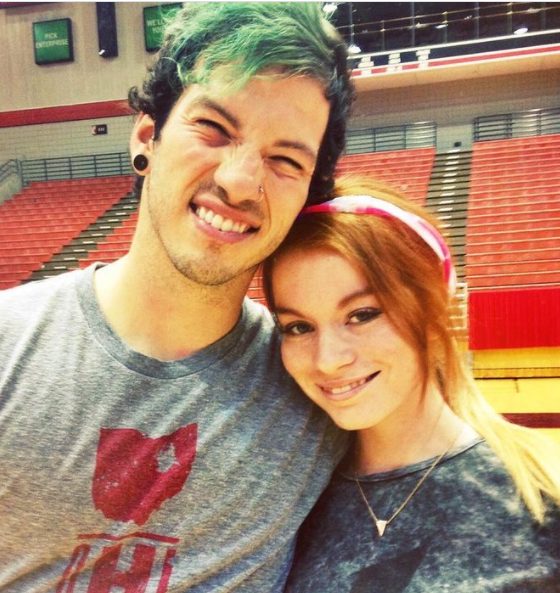 Josh Dun con su hermana Abigail Dun