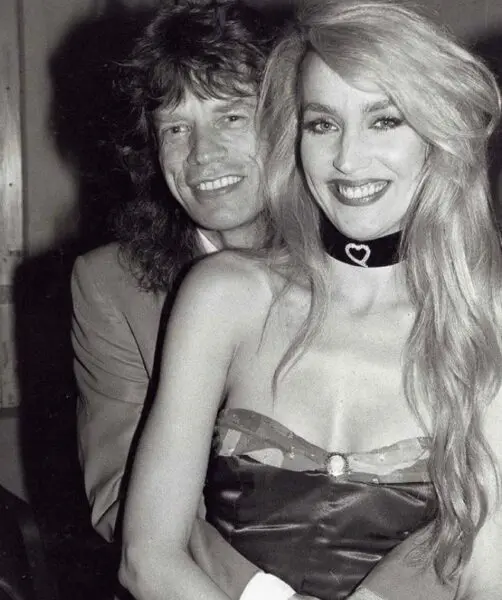 Mike Jagger con su ex pareja Jerry Hall 502x600