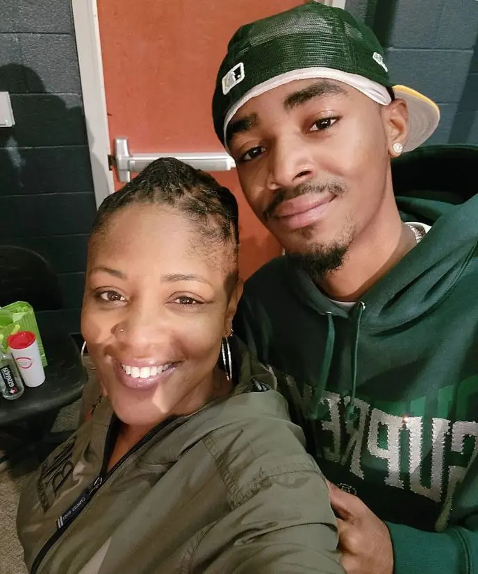 Myles Truitt con su madre Danielle Jackson