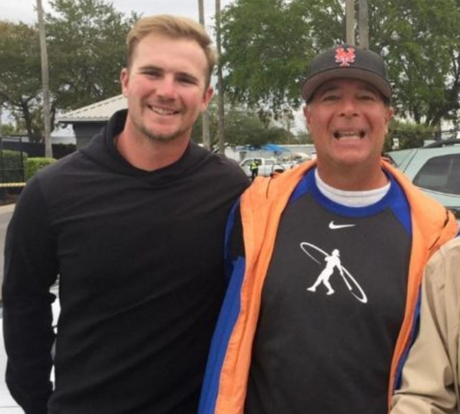 Pete Alonso con su padre Peter Matthew Alonso