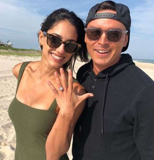 Rickie Fowler con su esposa Allison Stokke en la imagen