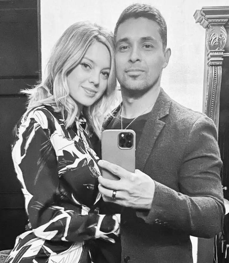 Wilmer Valderrama con su pareja Amanda Pacheco 768x879