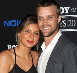 jesse-spencer-con-su-ex-novia-maya-gabeira-300x286